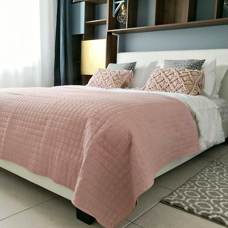 Cozy Getaway In Nicosia Apartment Bagian luar foto