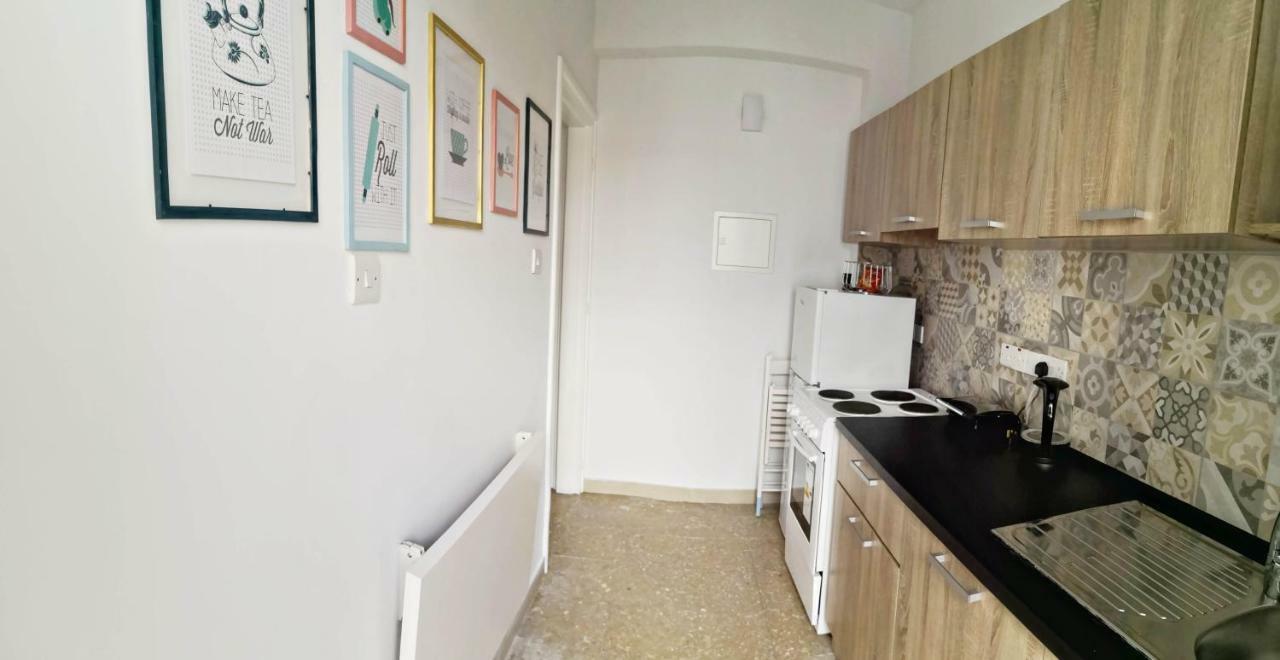 Cozy Getaway In Nicosia Apartment Bagian luar foto
