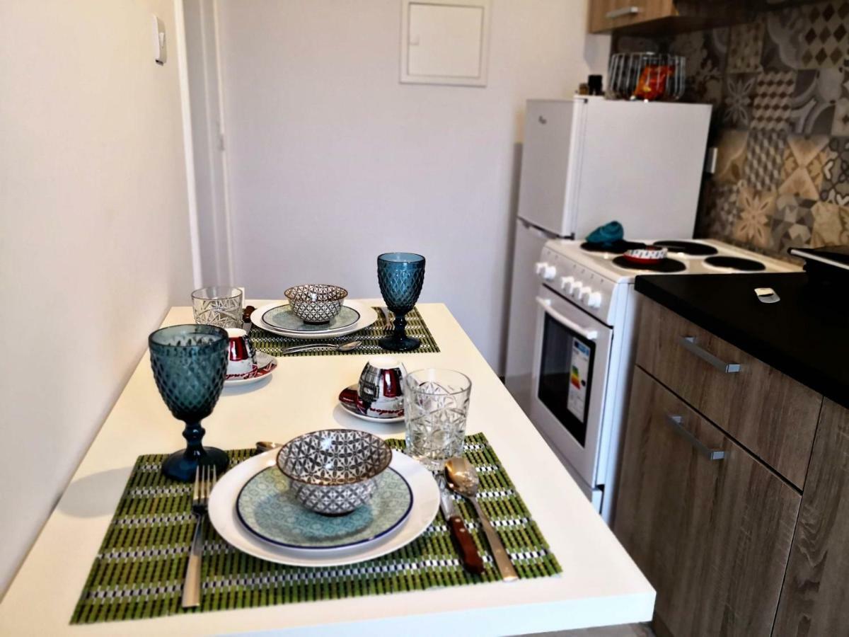 Cozy Getaway In Nicosia Apartment Bagian luar foto