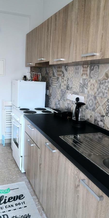 Cozy Getaway In Nicosia Apartment Bagian luar foto
