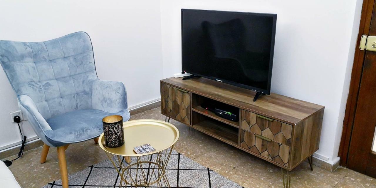 Cozy Getaway In Nicosia Apartment Bagian luar foto