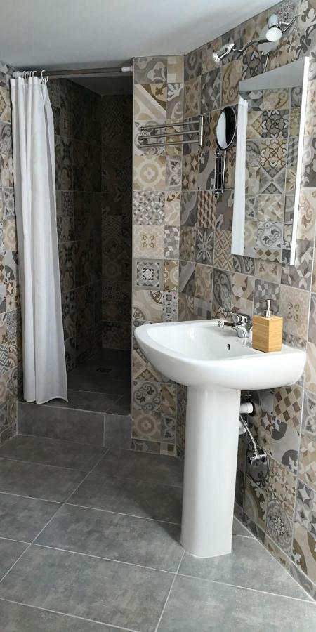 Cozy Getaway In Nicosia Apartment Bagian luar foto