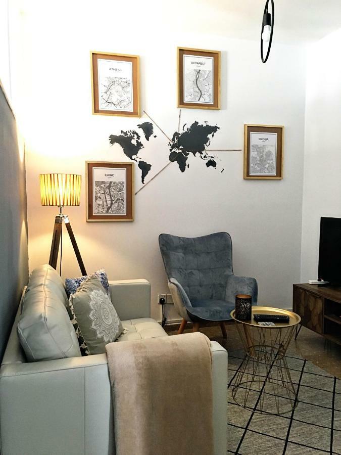 Cozy Getaway In Nicosia Apartment Bagian luar foto